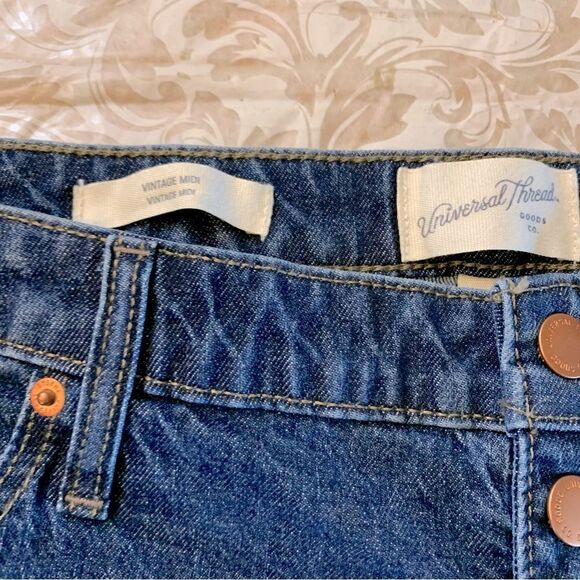 Universal Thread Denim Shorts ‘Vintage Stretch’ Dark Wash Sz 16 NWT Gorgeous - Picture 2 of 5